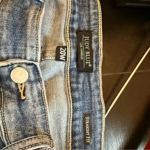 Judy Blue Straight Fit Blue Jeans with Classic Wash